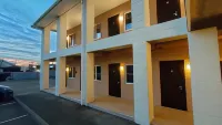 Pit Stop Hotel