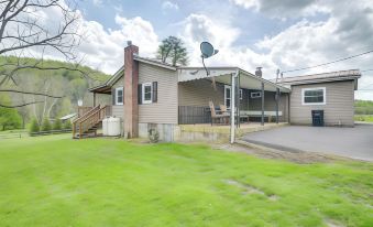 Cozy Huntingdon Escape 19 Mi to Penn State Univ!