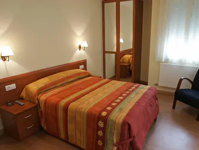 Hostal Hispanico II Hotels in Pedrosillo el Ralo
