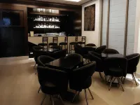 Country Inn & Suites by Radisson, Bhiwadi - bar