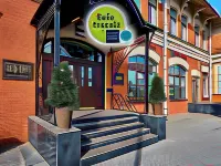 Vintage Hotel Hotels in 