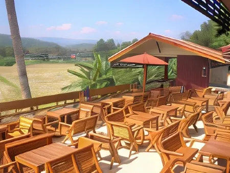 Tamarind Grand Resort Mae Sariang Отели в г. Mae Sariang