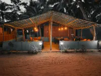 Redkar Rooms Gokarna Beach Front AC and Non AC Rooms Hotels near Shri Kamakshi Rajeshwari Devasthana