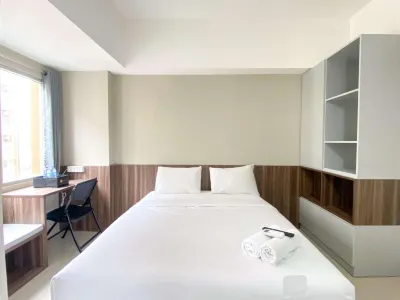 Restful Comfortable Studio B Residence By Travelio Hotel di Pondokgede