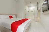 RedDoorz Apartment @ Dramaga Tower Hotel dekat GKI Pengadilan Pos Kracak