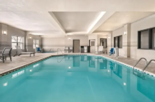 Country Inn & Suites by Radisson, St. Cloud East, MN