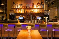The Revolution Hotel - bar