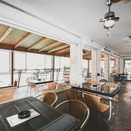 Coliseum Studios & Apartments