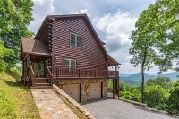 Million Dollar Vista! Smoky MTS/Blue Ridge Pkwy-Hot Tub-Jacuzzi Tub-Pet Friendly
