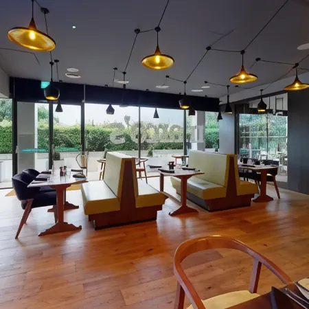 Holiday Inn MILTON KEYNES - CENTRAL by IHG Отели рядом с достопримечательностью «Железнодорожный вокзал Блетчли»