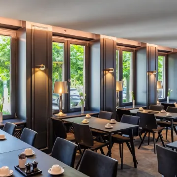 &Repeat Köln Airport