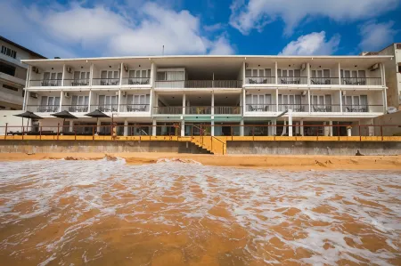 Coral Rock by Bansei Отели рядом со станцией Hikkaduwa Railway Station