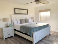 Pacific Dreams Beach House- Beach front! Gorgeous views! Meticulously sanitized! Hotels in Grayland
