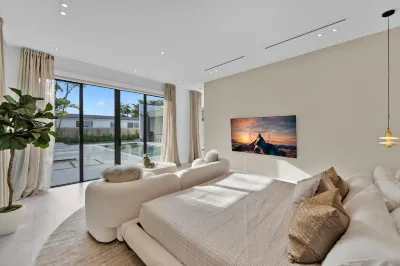 9BR Opulent Villa Emerald