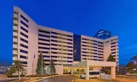 Hilton Chicago/Oak Brook Suites فنادق في York Township