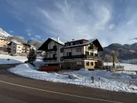 Hotel Garni Edy فنادق في Panchia