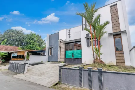 Hotel O Purwokerto Near Alun Alun Purwokerto Formerly Guest House Rania Отели в г. Sokaraja