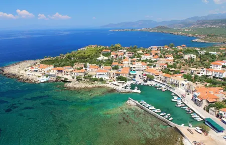 Mani Apartments Suites