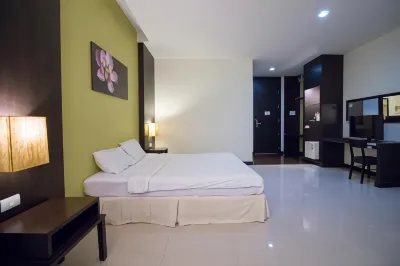 Jumbo House Hotels in Chum Kho