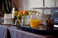 Nouvel Hotel - Breakfast