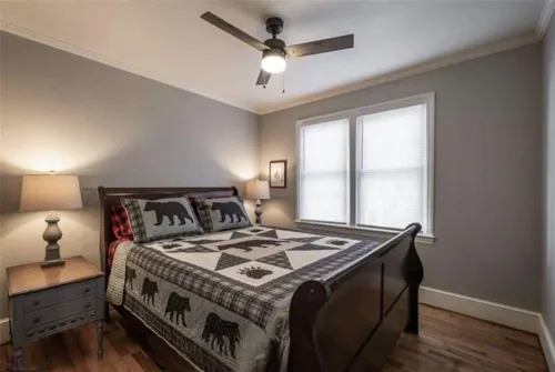 Elk Spur Outpost – Wine, Hike, Walk to Fun! Hotels in Elkin