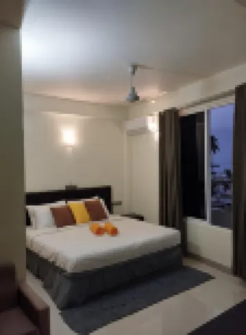 Oren Hotels in Maamigili Island