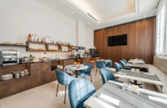 Astoria Deluxe Rooms