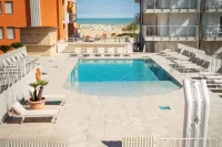 Hotel Garni' Serena - Pools