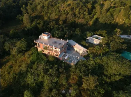 The Sky Imperial Jungle Camp Resort Отели в г. Раджсаманд