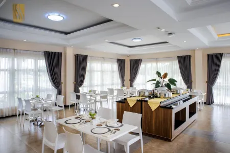 Sotogrande Iloilo Hotel Отели в г. Павия