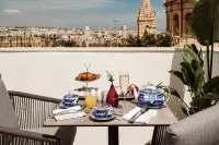 1926 la Galerie Boutique Art Suites - مسبح