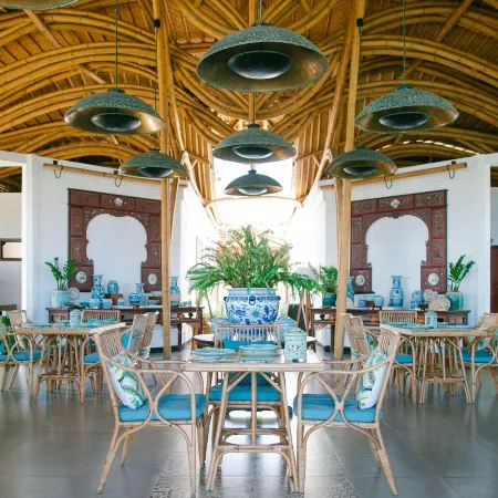 Lotus Bungalows Отели рядом с достопримечательностью «Пляж Блю Лагун»