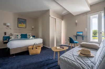 Un Hotel Sur le Port