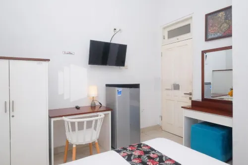 Just 11 Boutique Syariah Mitra RedDoorz Near Ugm Yogyakarta Hotels in Ngaglik
