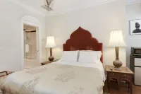 Tasteful Historic Victorian Retreat in DuPont Circle - Charming Cozy Suite 성녀 소피아 그리스 정교회 대성당 주변 호텔