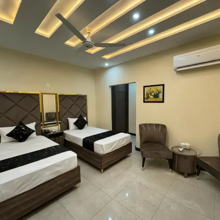 Gold Pine Hotel Lahore