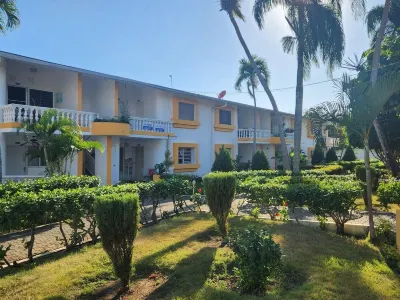 Charming 2-bedroom condo in fabulous Boca Chica with WiFi, AC