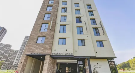 Gimhae Perfect Hotel Отели в г. Кимхэ