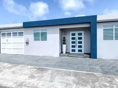 Beautiful modern apartment near to the airport and the beach 1504 Express Factory Outlet附近的飯店