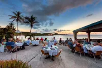 Prime Oceanfront, Remodeled St. Thomas 2BR/2BA Condo-Poolside, W/D, & Dining
