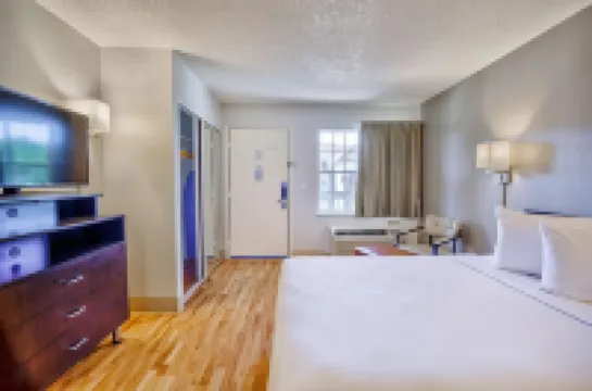 スタジオ  6 ディー バレー