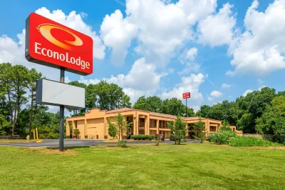 Econo Lodge Hotels near Phantom Fireworks of Decatur