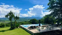LoerieRoep Estate - Mountainview Selfcatering Accommodation Nelspruit - Pools