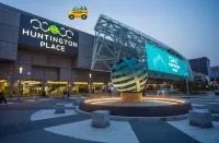 Beautiful Quiet Boston-Edison Historical District