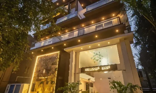 Royal Ace Boutique Hotel