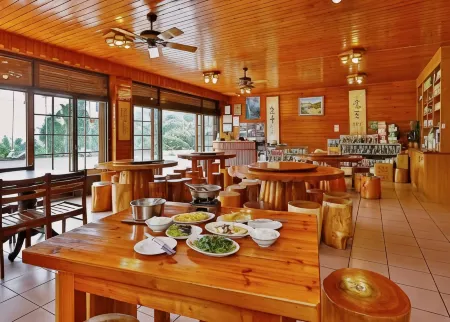 Minzu Hotel Отели рядом с достопримечательностью «Wangyou Forest»