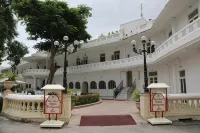 Garden Hotel - Heritage by Hrh Group of Hotels - Jakuzi