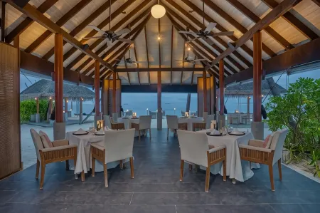 Fushifaru Maldives with 50 Percent Off on Sea Plane Roundtrip 04 Nights & above Отели в г. Kudadoo