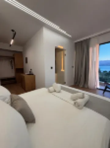 Ampoulos Rooms & Apartments