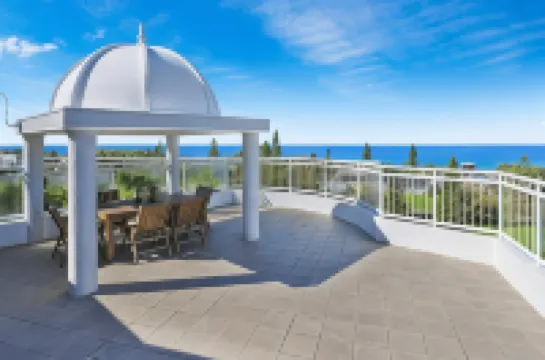 Beachside Resort Kawana Waters Hotels in Buddina